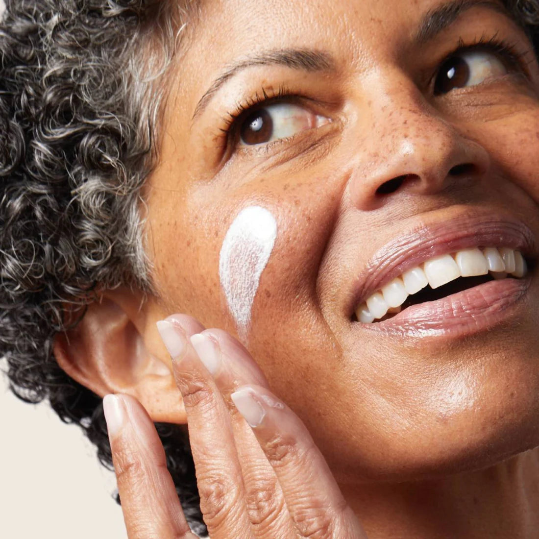 Kari Gran Essential SPF 30 Broad Spectrum UVA - UVB Protection