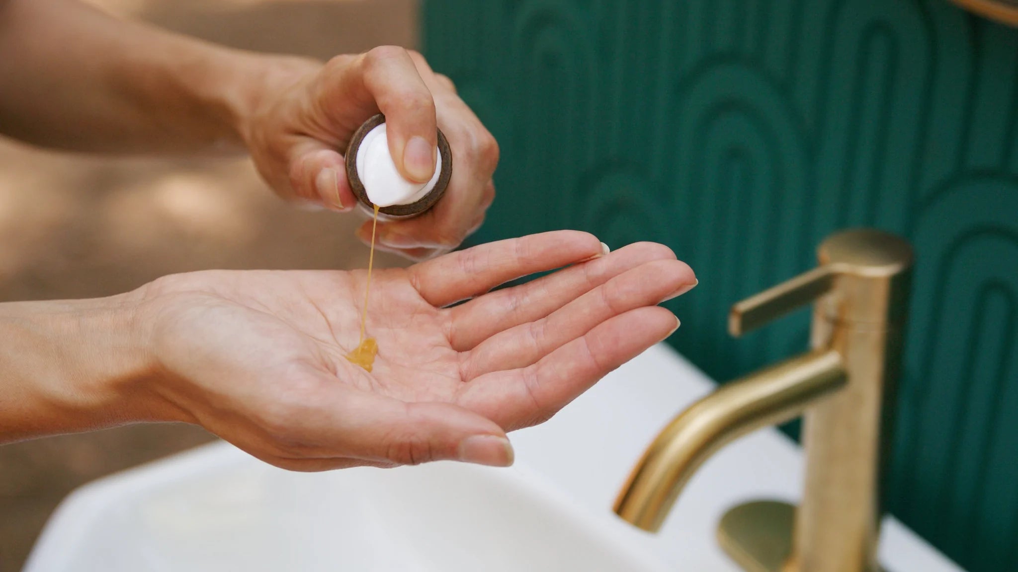 Free + True Skincare | BRIGHT SIDE Vitamin C Serum