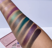 ĀTHR BEAUTY Moonlight Crystal Gemstone Palette