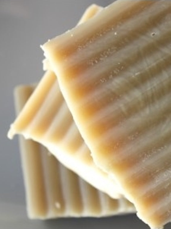 Unearth Malee Rosemary Mint Green Tea Shampoo Bar